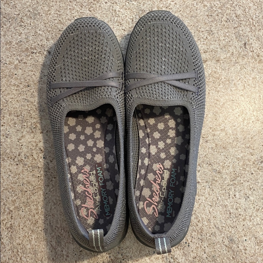 Skechers Women's Slip-on Casual Flats.